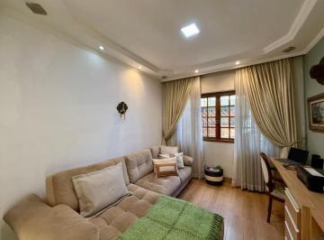 e1a3b8e9-6b6a-4ba8-b0d9-86c2fd45e847 · Casa para venda em Vila Congonhas com 3 quartos, sendo 1 suíte, 220m²