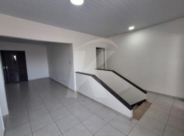 Casa · 80m² · 2 Quartos · Casa assobradada com 2 quartos, sala, cozinha, banheiro e área de serviço.