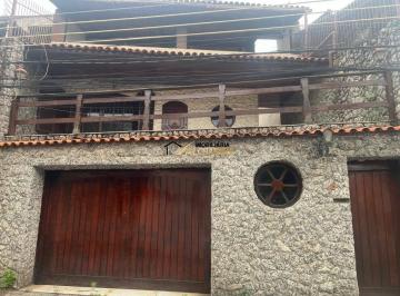 46a8032fff754490dfa27e75c4202d7b16840e3f · Casa em condomínio no Valqueire