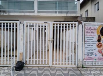 Casa · 79m² · 2 Quartos · 1 Vaga · Casa sobreposta alta com 79 M², 2 dormitórios em Praia Grande, Esmeralda, próximo ao comércio local.