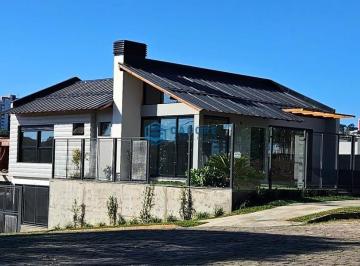 Casa · 3 Quartos · 4 Vagas · CASA COM TRÊS DORMITÓRIOS NA COLINA SORRISO