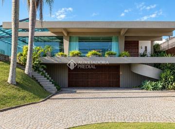 Casa · 732m² · 4 Quartos · 10 Vagas · Residência Icônica com 4 suítes, 732m² e Piscina Aquecida no Bom Abrigo