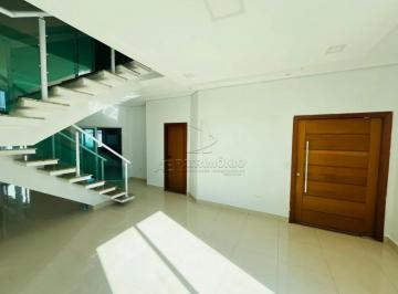 Casa · 226m² · 3 Quartos · 4 Vagas · SOBRADO COND. COM 3 SUITES - LAGO DA SERRA