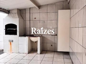 Casa · 230m² · 6 Quartos · 1 Vaga · Terreno com 2 casas totalmente independentes no Bairro Tabajaras em Uberlândia