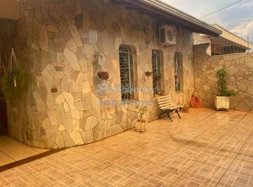Casa · 217m² · 3 Quartos · 4 Vagas · Casa a venda na Vila Angélica com 03 dormitórios, sendo 01 suite, armários embutidos, sala ampla, co