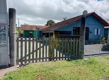 Casa · 535m² · 6 Quartos · 2 Vagas · Duas casas no mesmo terreno a 800 metros da Praia do Ervino, em São Francisco do Sul
