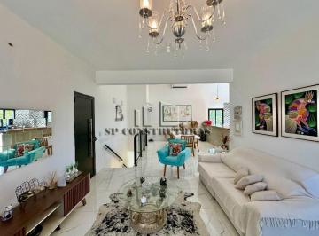 Casa · 207m² · 3 Quartos · 4 Vagas · PERMUTA ATE R$ 450 MIL OU CARRO 20% ABAIXO DA FIPE | CONDOMINIO VILA VERDE | 3 SUITES | PISCINA | GO