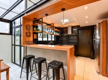 Casa de 4 quartos, Curitiba · Casa com 4 quartos, suíte com closet e 3 vagas, no Água Verde!