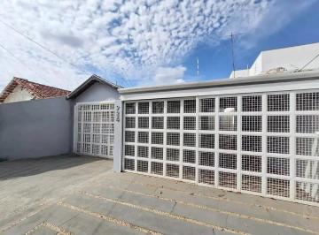 Casa · 3 Quartos · 2 Vagas · Casa 3 Quartos com 1 Suíte - Centro