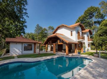Casa · 236m² · 4 Quartos · 2 Vagas · Excelente casa no Veleiros de Ibiúna, próximo a área náutica e quadras de tênis.