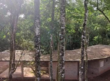 img198247603 · Lindo lote com casa inacabada vizinho a área de preservação.