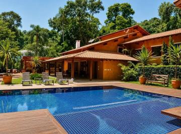 Casa · 830m² · 4 Quartos · 2 Vagas · Casa PÉ NA ÁGUA Mobiliada com 4 Suítes, Piscina, SPA e Adega no Condomínio Porto de Ibiúna – SP - Br