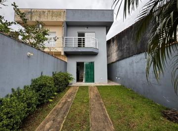 Casa de 2 quartos, Peruíbe · Casa à 1.7km do mar, com 2 dormitórios. Localizada em Peruíbe.