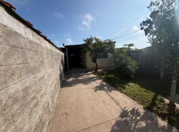 Casa de 1 quarto, Peruíbe · Casa à 3km do mar, com 1 quarto e área gourmet. Localizada em Peruíbe.