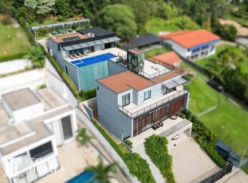 Casa de Alto Padrão nova à venda no condomínio Capital Ville I em Cajamar · Casa de ALTO PADRÃO à venda no CAPITAL VILLE I - Cajamar - Frente LAGO