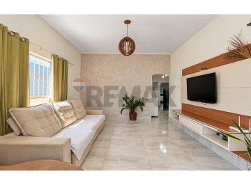 Casa · 332m² · 4 Quartos · 5 Vagas · Casa 3 quartos 1 Suite INCRA 8