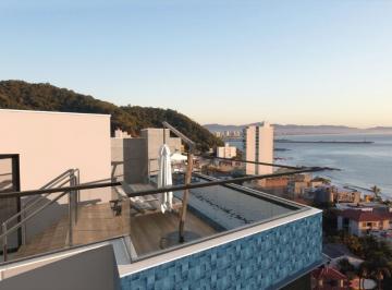 Terraço com piscina privativa da cobertura, com vista para o mar (imagem ilustrativa) · Cobertura duplex de 257 m² com piscina no Acquamarine, Cabeçudas