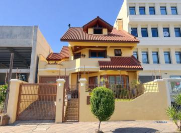 Casa · 370m² · 4 Quartos · 2 Vagas · Casa com 4 suítes, piscina e área gourmet no bairro Tristeza.