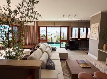 Apartamento · 209m² · 3 Quartos · 2 Vagas · Vende-se linda cobertura com 3 quartos (1 suíte), 209m², 2 vagas e piscina – Trê