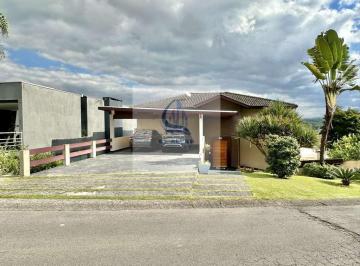 Casa · 330m² · 3 Quartos · 4 Vagas · Casa de Condomínio para venda em Golf Gardens de 330.00m² com 3 Quartos, 3 Suites e 4 Garagens