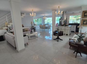 1a1de1fb-a1e8-40e6-ad66-f02f9b91b77b · Casa no condomínio Condomínio Bellagio para venda com 4 quartos, sendo 4 suítes, 269m²