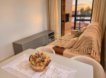 Sala de Jantar e Estar · Apartamento semi mobiliado com 3 quartos (1 suíte) e sacada com churrasqueira em