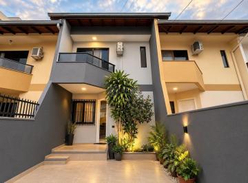 Casa · 2 Quartos · 2 Vagas · SOBRADO NO ARIRIBÁ - BALNEÁRIO CAMBORIÚ