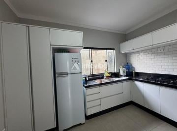 Casa · 78m² · 2 Quartos · 4 Vagas · Casa linda e super espaçosa à venda no Jd Brasil
