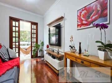 Casa · 170m² · 3 Quartos · 3 Vagas · Excelente casa em condomínio fechado de frente para o bosque