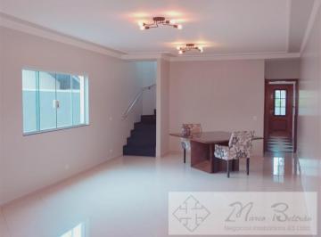 Casa · 240m² · 3 Quartos · 4 Vagas · vertentes