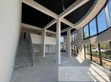 Comercial · 166m² · 2 Vagas · Lojas comerciais na R. Alvarenga