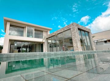Casa · 418m² · 5 Quartos · 4 Vagas · Casa de Alto Padrão à Venda no Condomínio Villa Bella Florença – Paulínia
