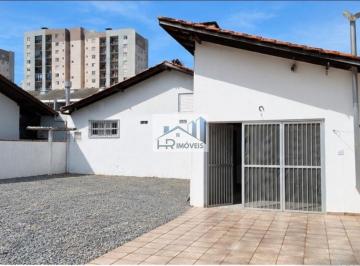 Casa · 62m² · 2 Quartos · 2 Vagas · Casa para alugar no bairro Centro - Balneário Piçarras/SC