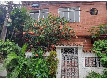 Casa · 202m² · 4 Quartos · Casa duplex em Freguesia com 4 quartos, 2 banheiros, 2 salas, 2 cozinhas, 2 áreas de serviço e 1 var