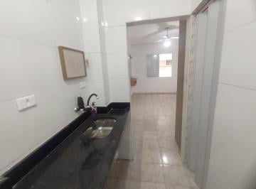 Apartamento · 23m² · 1 Quarto · 1 Vaga · Linda Sala Living na quadra da praia