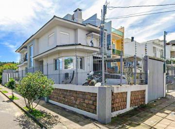 Casa · 183m² · 3 Quartos · 3 Vagas · Casa de esquina com 183m² - 3 dorm, 1 suite - Guarujá