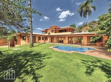 Casa nova avarandada, com piscina e jardim, na Vila de São Fernando. · Casa nova em condomínio, Vila de São Fernando, 90% térrea, 3 suítes, toda avaran