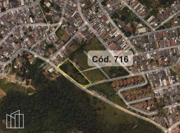 Vista aérea com a localização da área de 2.742 m² no Jardim Sandra, Cotia. · Área de 2.742 m², Jardim Sandra, Cotia, Zona de Interesse Social, perto do centr