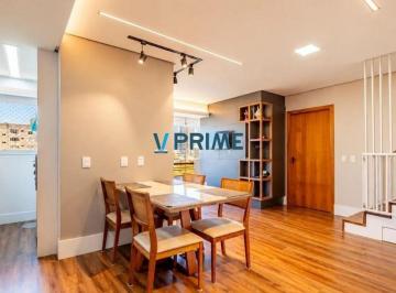 Living-Amplo. · Cobertura à Venda na Cidade Baixa com 2 Dormitórios, Terraço e Vaga.