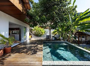 Casa · 275m² · 3 Quartos · 3 Vagas · Casa à venda na Praia de Taquaras em Balneário Camboriú