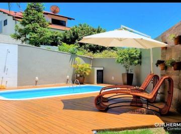 Casa · 350m² · 4 Quartos · 4 Vagas · Casa no Condomínio Ariribá em Balneário Camboriú