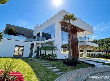 foto1 · Casa no Cond. Gralha Azul em Camboriú