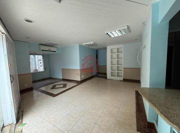 Comercial · 160m² · Loja no Centro de Macaé com 3 Banheiros para Locação