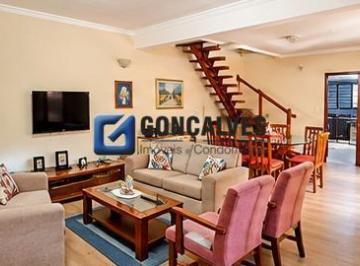 Casa · 140m² · 3 Quartos · 2 Vagas · Sobrado à Venda no Jardim Hollywood | 3 Dormitórios, Suíte, Quintal e Churrasqueira