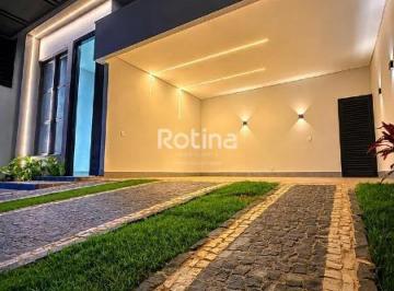Casa · 150m² · 3 Quartos · 2 Vagas · Casa à venda no Bairro Aclimação, em Uberlândia, com piscina e espaço gourmet