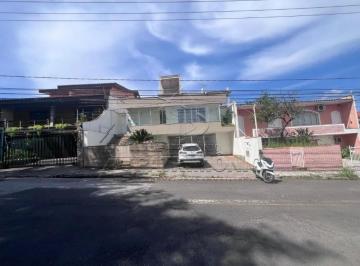 Casa · 360m² · 4 Quartos · 4 Vagas · CASA ASSOBRADADA COM 4 QUARTOS SENDO 2 SUITES - SANTA ROSALIA