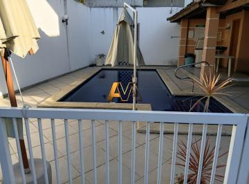 Casa · 146m² · 4 Quartos · 1 Vaga · Casa condominio fechado Lauro de Freita/centro