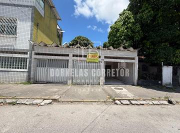 Casa · 160m² · 3 Quartos · 2 Vagas · Casa Espaçosa com Quintal Amplo, Terraço e 2 Vagas de Garagem Cobertas.