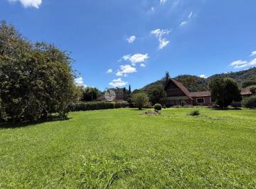 265242.jpg · Casa à venda com 4 quartos sendo 2 suítes, 391.81 m² em Vargem Grande Teresópolis/RJ.