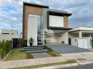 Casa · 289m² · 4 Quartos · 4 Vagas · Casa de alto padrão para locação no Condomínio Caledônia, com 4 dormitórios sendo 2 suítes e 289m²!